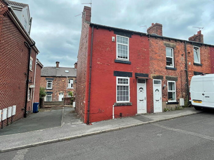 2 Bedroom End Of Terrace House For Sale In Pinder Oaks Cottages Barnsley, S70