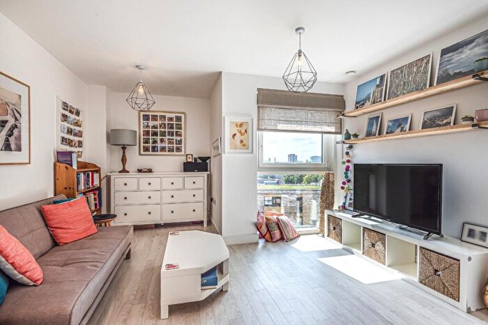 1 Bedroom Apartment For Sale In Yeoman Street, Greenland Place, SE8