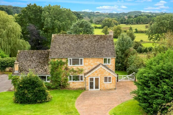 4 Bedroom Detached House For Sale In School Lane, Wigginton, Banbury OX15
