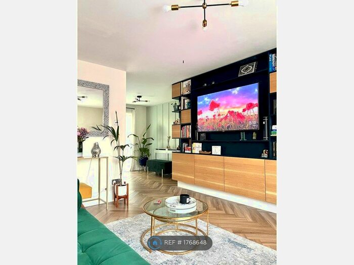 3 Bedroom Terraced House To Rent In Gittens Close, Bromley, BR1