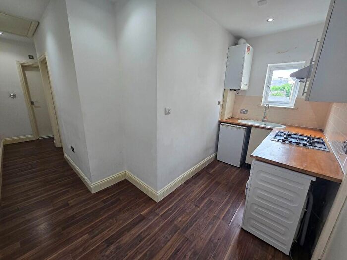 1 Bedroom Flat To Rent In Wood Street, London, E17