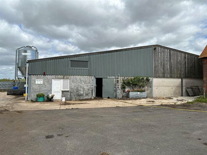 3 Bedroom Farm House To Rent In Pudnell Lane, Erlestoke, SN10