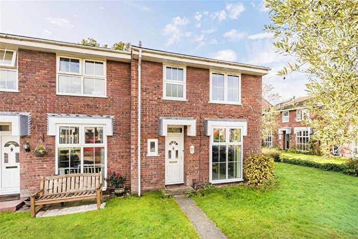 3 Bedroom Property For Sale In Cadogan Close, Teddington, TW11