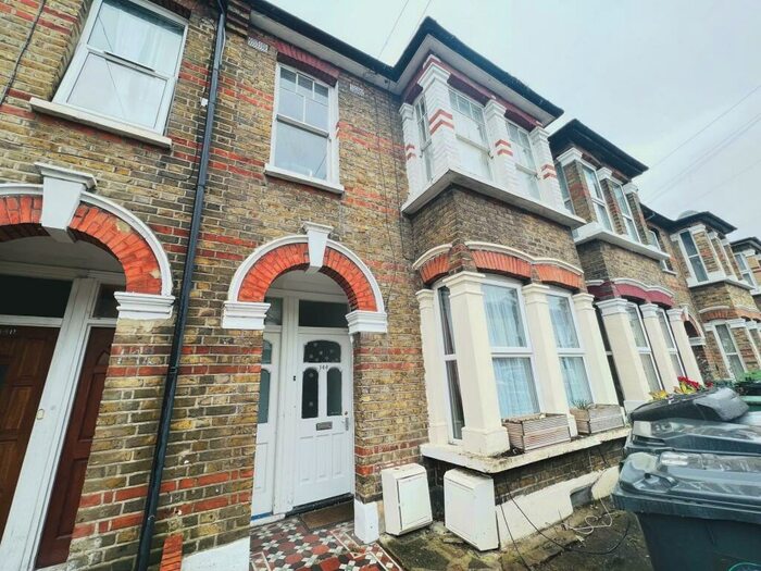 2 Bedroom Flat To Rent In Francis Road, London, E10