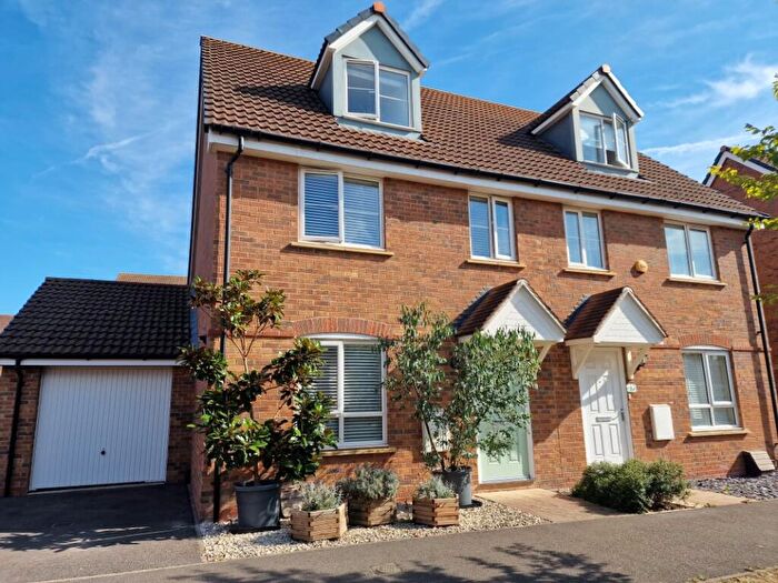4 Bedroom Semi-Detached House For Sale In Raven Road, Didcot, OX11