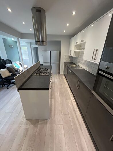 7 Bedroom Terraced House To Rent In Mackintosh Place, Cardiff, CF24