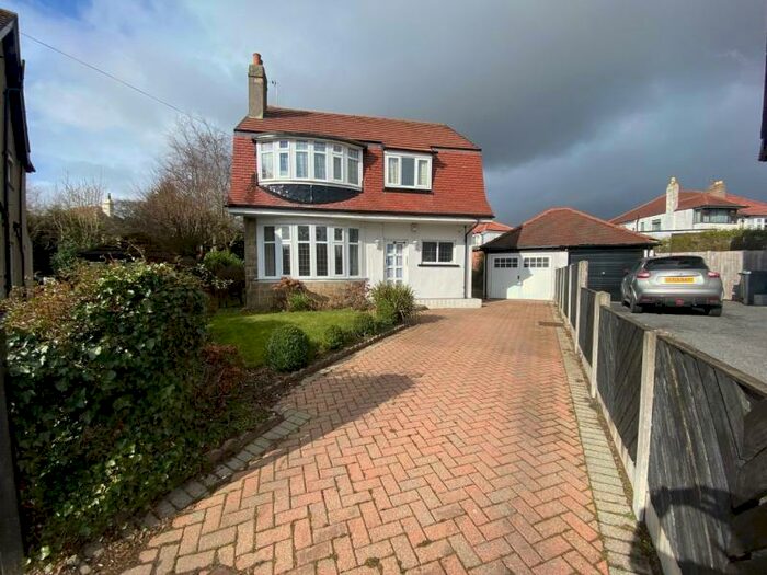 4 Bedroom Detached House To Rent In Moorland Garth, Moortown, LS17