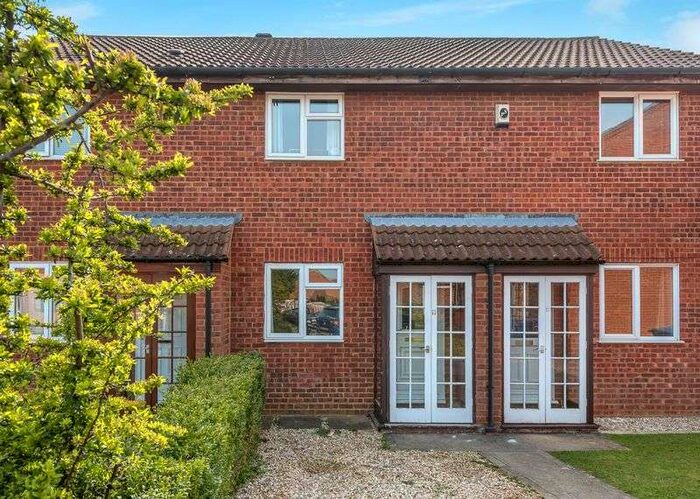 2 Bedroom Property To Rent In Gaydon Walk, Bicester, OX26