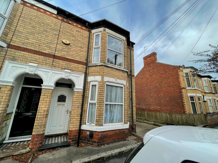 3 Bedroom Semi-Detached House To Rent In Goddard Avenue, Hull, HU5