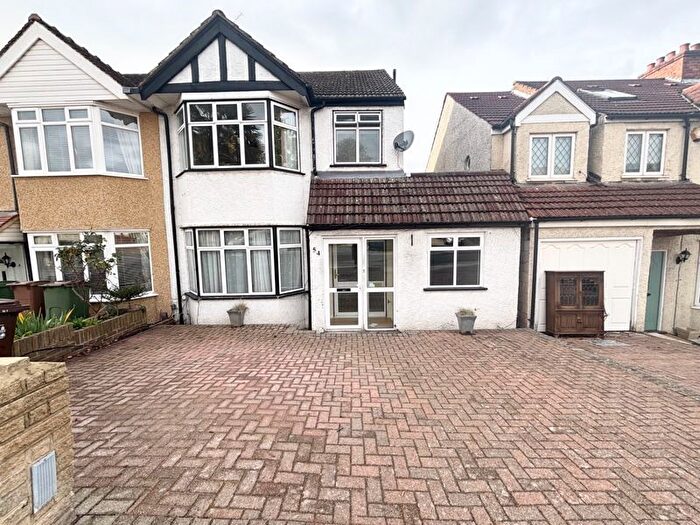 4 Bedroom Semi Detached House To Rent In Cambridge Road, Carshalton, SM5