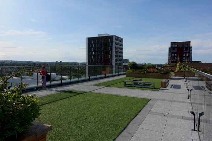 3 Bedroom Flat To Rent In Beechwood Road, Hackney, E8