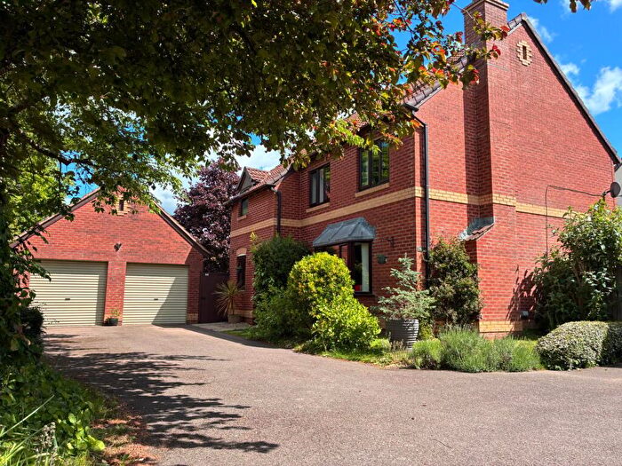 4 Bedroom Detached House For Sale In Gipsy Lane, Warminster, BA12