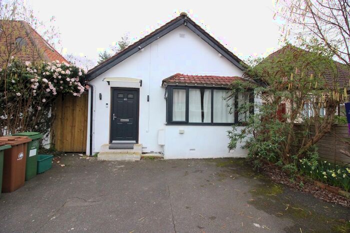 2 Bedroom Bungalow To Rent In Brinkley Road, Worcester Park, KT4