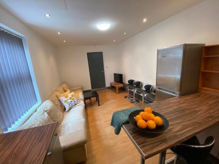 5 Bedroom House To Rent In Richmond Road, CF24