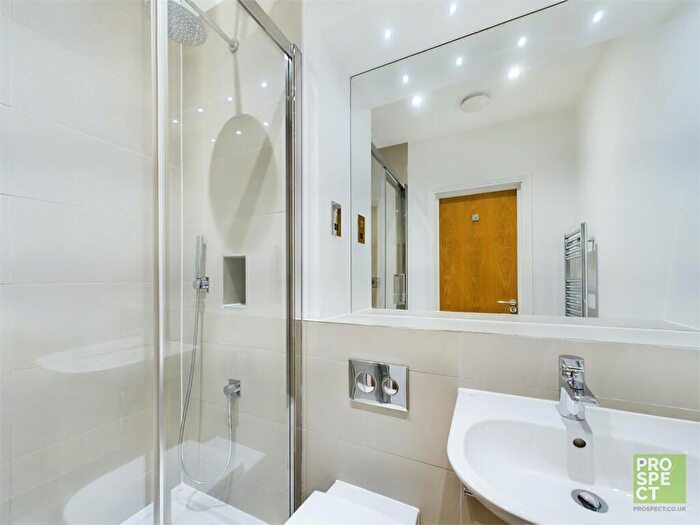 2 Bedroom Apartment To Rent In Bridge Avenue, Maidenhead, Berkshire, SL6