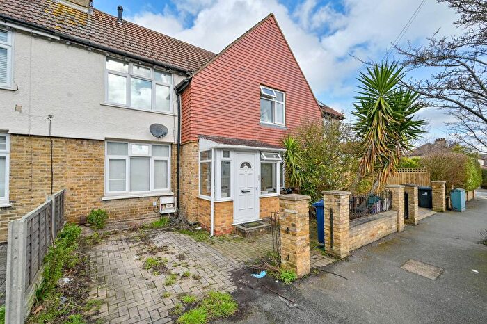 Studio To Rent In Hawthorn Road, South Ealing, Ealing, W5