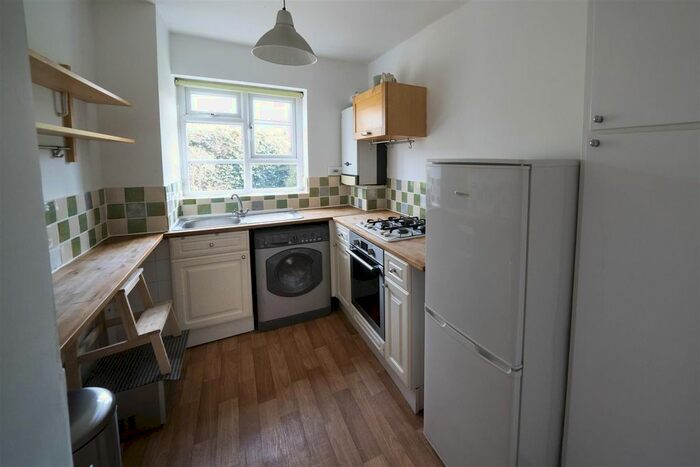 2 Bedroom Flat To Rent In Wilmslow Road, Didsbury, Manchester, M20