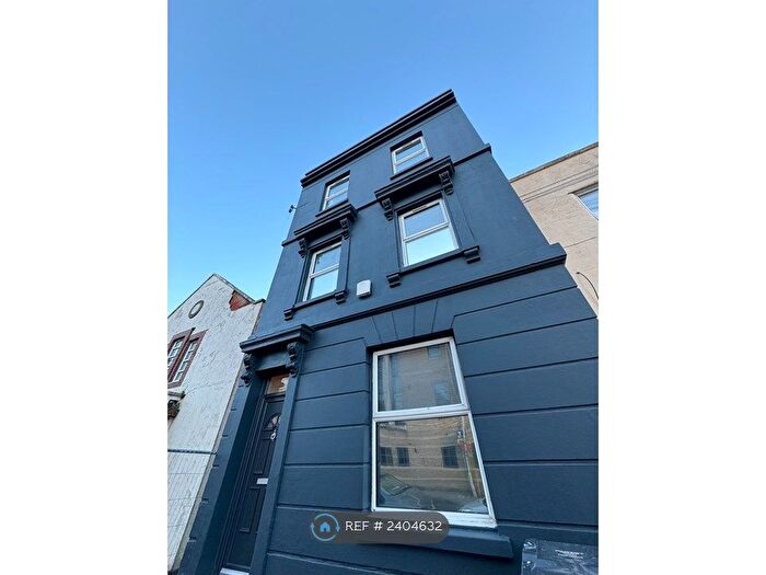 6 Bedroom End Of Terrace House To Rent In Park Road, Gloucester, GL1