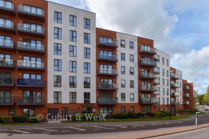 1 Bedroom Flat For Sale In West Green Drive, West Green, Crawley, West Sussex, RH11