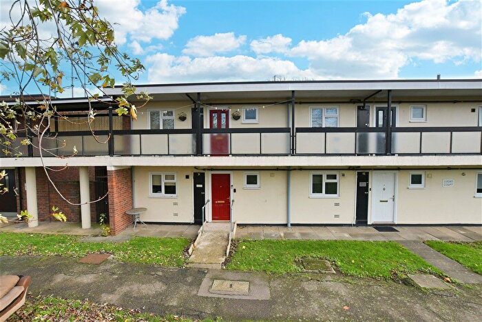 1 Bedroom Flat For Sale In Lucas Court, Waltham Abbey, Essex, EN9