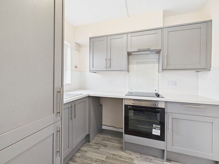 2 Bedroom Flat To Rent In High Street, Tewkesbury, Gloucestershire, GL20