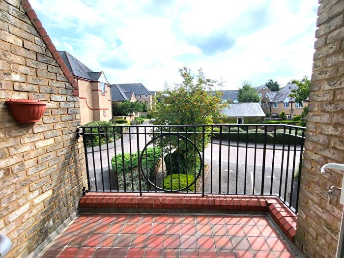 2 Bedroom Flat To Rent In Norbury Avenue, Watford, WD24