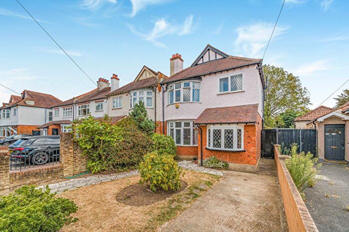 4 Bedroom Semi Detached House For Sale In Jersey Road, Isleworth, TW7