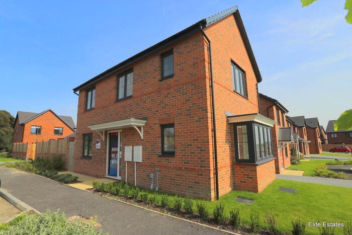 3 Bedroom Detached House For Sale In Stone Drive, Burnopfield, Newcastle Upon Tyne, NE16
