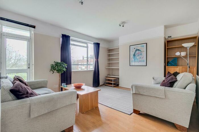 2 Bedroom Apartment To Rent In Stephen Sanders Court, SW11