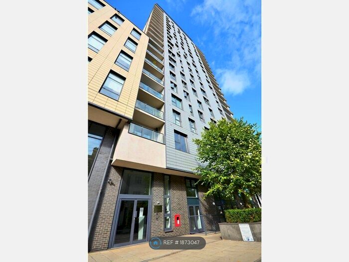 2 Bedroom Flat To Rent In Guildford Road, Woking, GU22