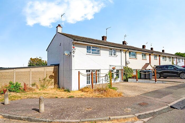 3 Bedroom End Of Terrace House For Sale In Bevan Close, Hemel Hempstead, HP3