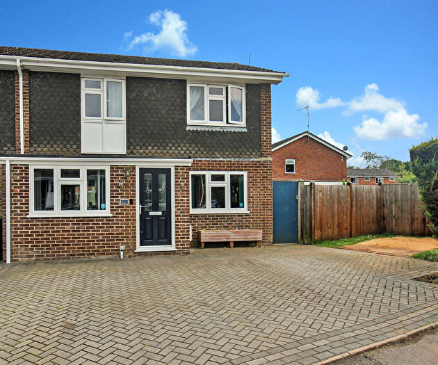 3 Bedroom House For Sale In Pear Tree Close, Alderholt, SP6