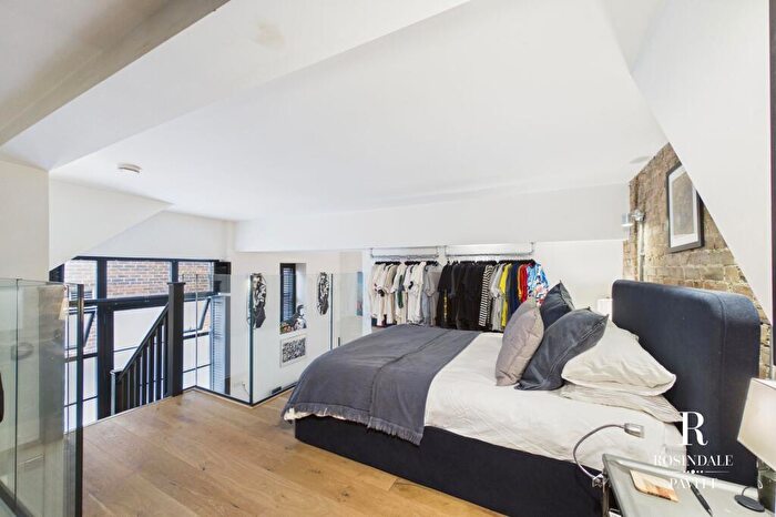 1 Bedroom Flat For Sale In Woodcote Road, Wallington, SM6