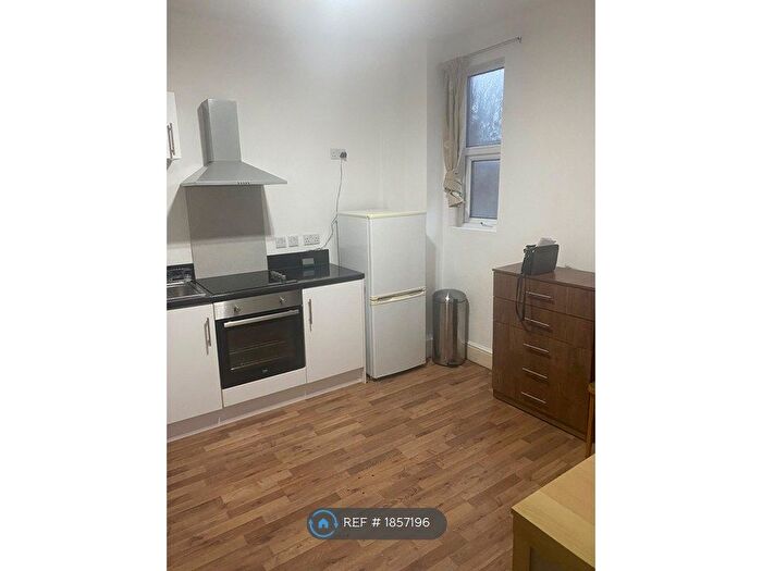 1 Bedroom Flat To Rent In Maud Avenue, Leeds, LS11