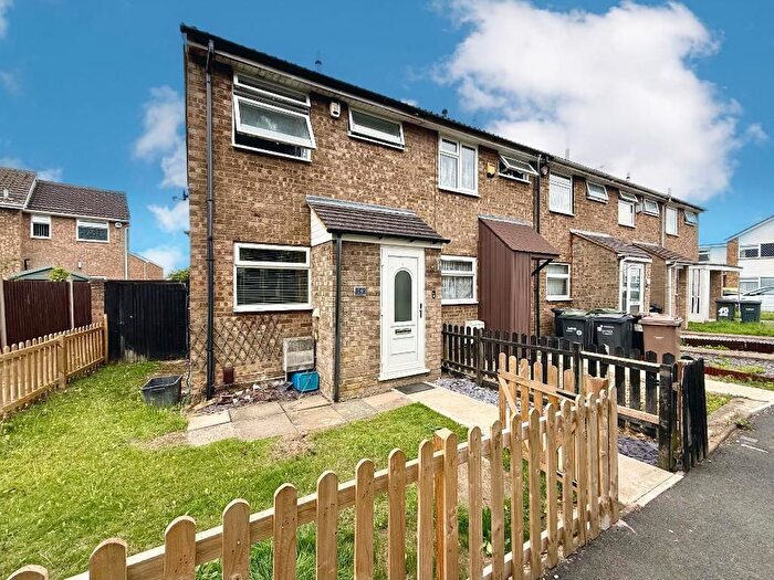 2 Bedroom End Of Terrace House To Rent In Cowdray Close, Luton, Bedfordshire, LU2