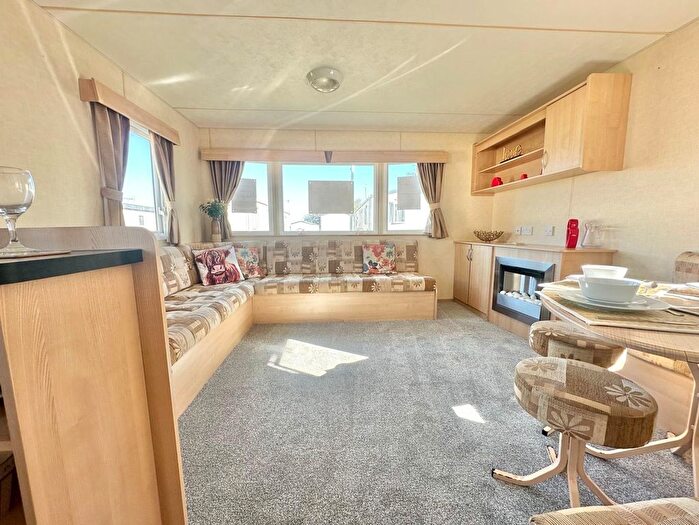 2 Bedroom Mobile/park Home For Sale In Broadland Sands Holiday Park, Coast Rd, Corton Lowestoft, NR32