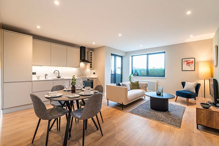 2 Bedroom Flat For Sale In Elm Grove, London, SW19