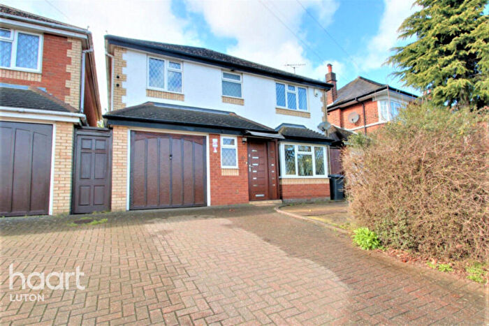 4 Bedroom Detached House For Sale In New Bedford Road, Luton, LU3