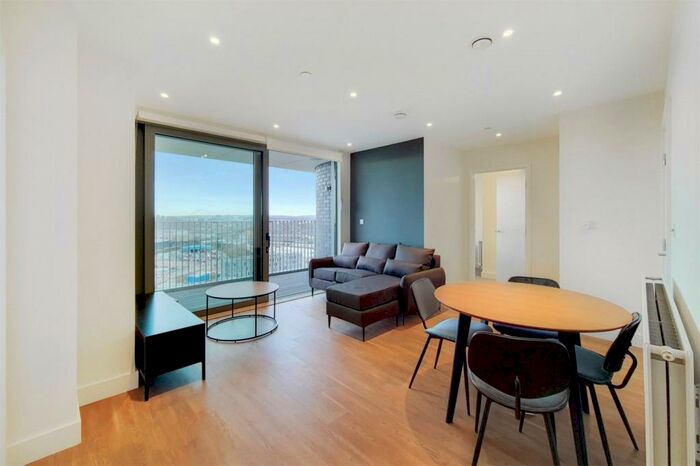 2 Bedroom Apartment To Rent In Green Street, London, NW10