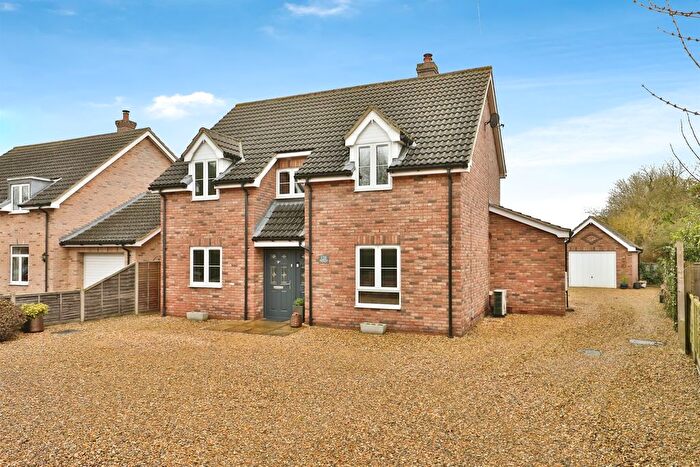 4 Bedroom Detached House For Sale In Dereham Road, Watton, Thetford, IP25