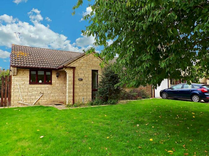 2 Bedroom Detached Bungalow To Rent In Thorney Leys, Witney, Oxfordshire, OX28