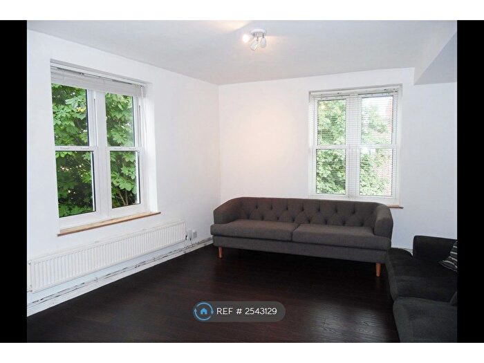 2 Bedroom Flat To Rent In Benbow Street, London, SE8