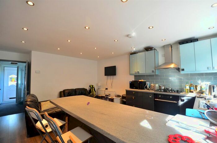 4 Bedroom Terraced House To Rent In Fairgreen Way, Selly Oak, Birmingham, B29