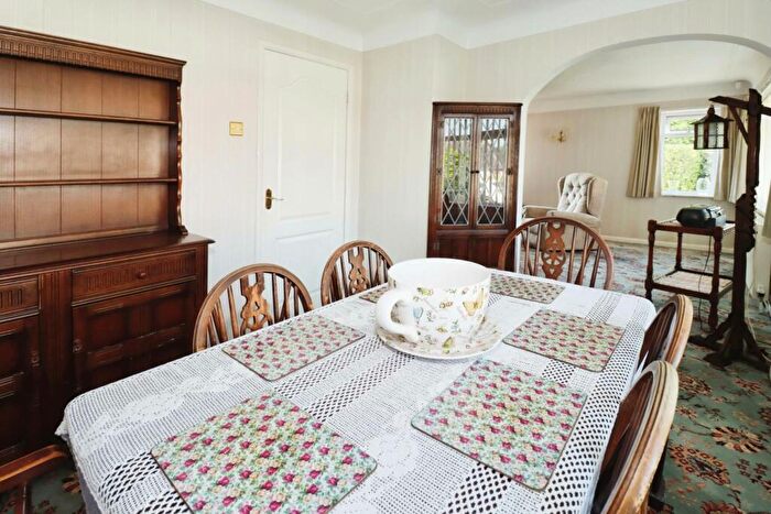2 Bedroom Detached Bungalow For Sale In Broadmead, Heswall, CH60
