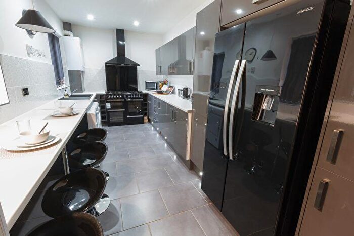 6 Bedroom Terraced House To Rent In Toft Street, Liverpool- / Academic Year, L7