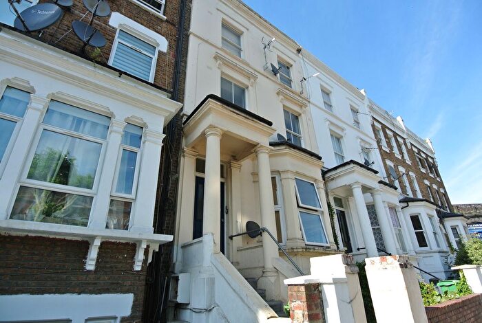 3 Bedroom Flat To Rent In Iverson Road, Kilburn, NW6
