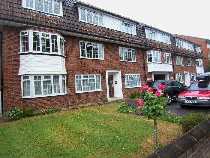 1 Bedroom Flat To Rent In Haven Court, Berrylands, Surbiton, KT5