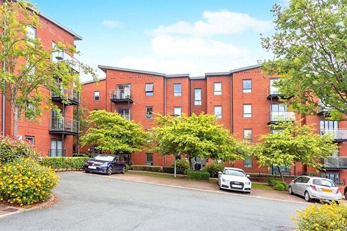 2 Bedroom Flat To Rent In Bouverie Court, Leeds, West Yorkshire, LS9