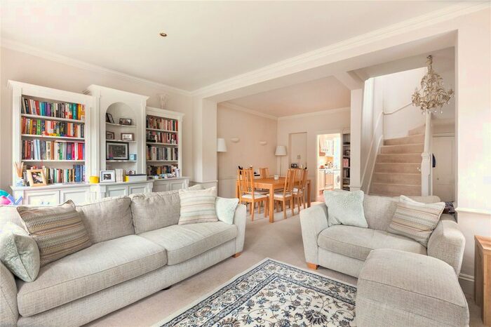 2 Bedroom Detached House To Rent In Church Road, London, SW19