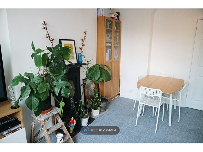 1 Bedroom Flat To Rent In Victoria Chambers, London, EC2A